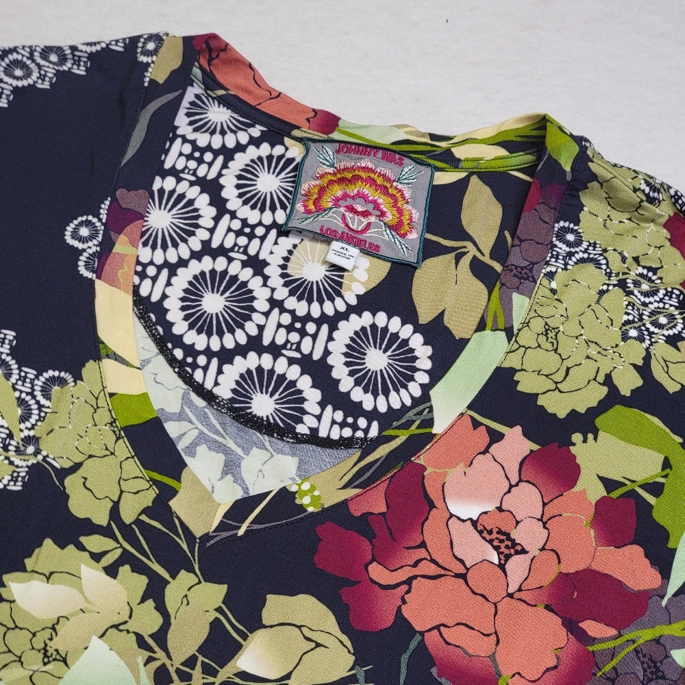 Johnny Was Sierra Favorite Long Sleeve V neck Tee in Black Foral Soft Feel sz XL